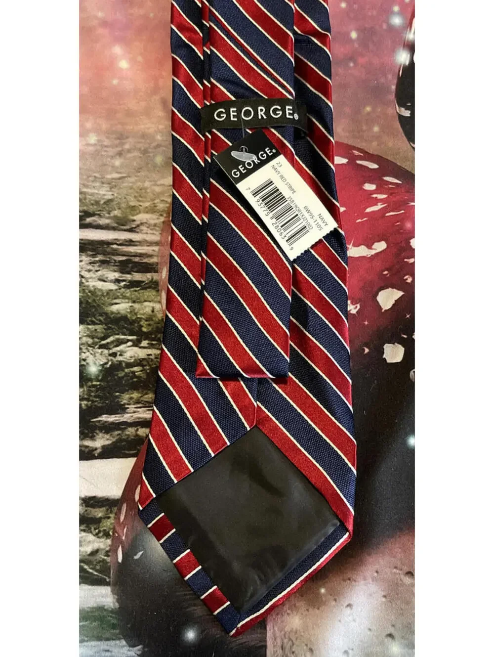 George Mens Blue & Red 100% Silk Pointed Neck Tie NWT! M1420